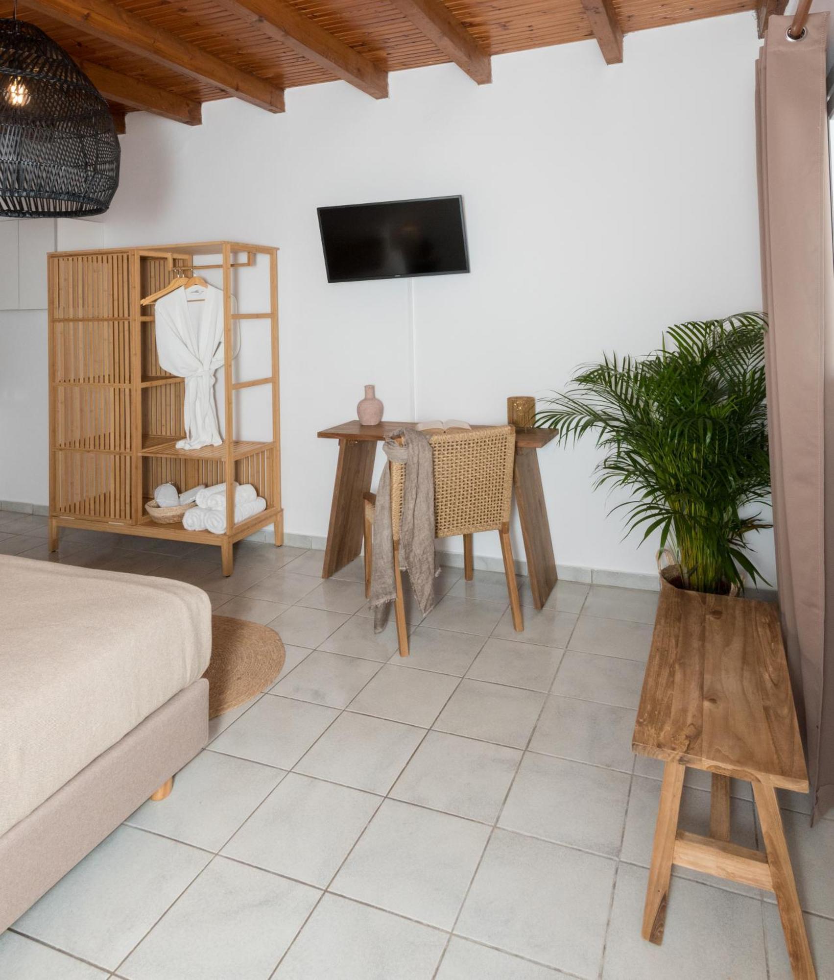 Kanelis Studios & Suites Mytakas ภายนอก รูปภาพ